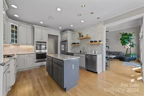 Kitchen - 7616 Windaliere Dr, Cornelius, NC 28031 photo 3 of 6