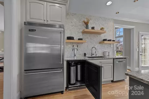 Kitchen - 7616 Windaliere Dr, Cornelius, NC 28031 photo 6 of 6