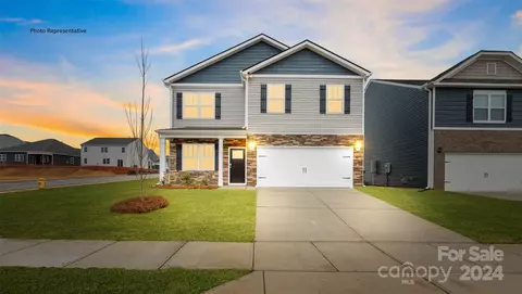 74 Queen Valley Way, Waynesville, NC 28786