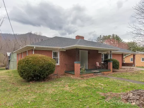 632 Brown Ave, Waynesville, NC 28786