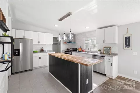 899 Canipe Rd, Blacksburg, SC 29702