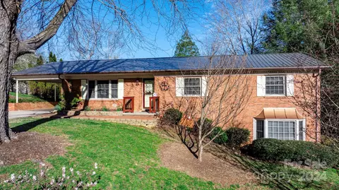 914 Hemlock Ne Dr NE, Lenoir, NC 28645
