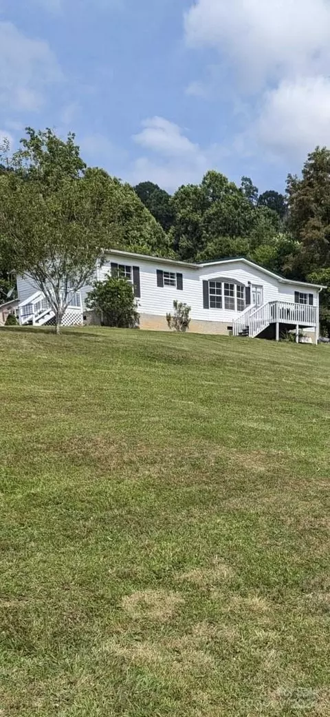 74 Fraser Hill Dr, Mars Hill, NC 28754