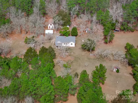 2324 Dekalb Rd, Camden, SC 29020