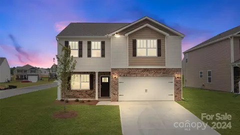 54 Queen Valley Way, Waynesville, NC 28786