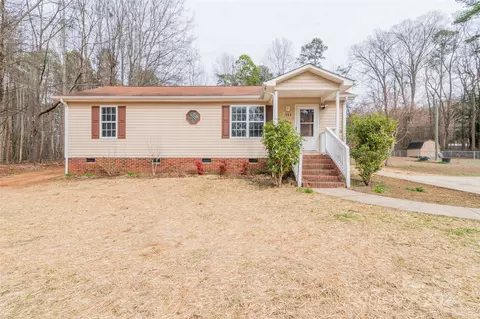 1544 Plyler Lake Rd, Gastonia, NC 28054