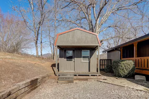 Exterior - 1389 Newfound Rd, Canton, NC 28716 photo 5 of 9