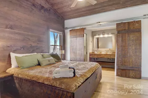 Bedroom - 1389 Newfound Rd, Canton, NC 28716 photo 1 of 6