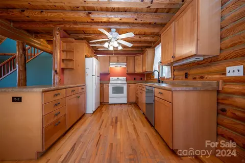 Kitchen - 1150 Mountain Lakes Dr, Tryon, NC 28782 photo 2 of 3