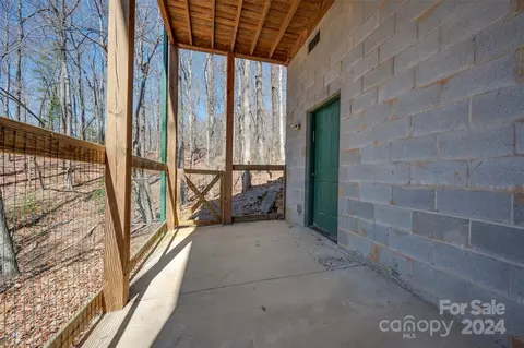 Exterior - 1150 Mountain Lakes Dr, Tryon, NC 28782 photo 6 of 11