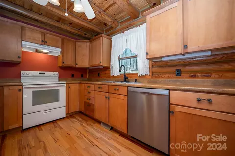 Kitchen - 1150 Mountain Lakes Dr, Tryon, NC 28782 photo 3 of 3