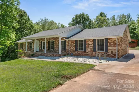 133 Windsong Ct, Gastonia, NC 28056