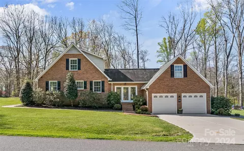 1898 Fairway Dr, Newton, NC 28658