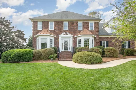 8328 Knights Ct, Harrisburg, NC 28075