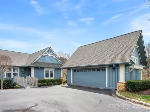 3103 Blue Goose Ct, Hendersonville, NC 28792