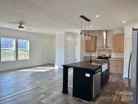 Kitchen - 216 Settlemyre Rd, Morganton, NC 28655 photo 3 of 5