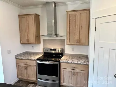 Kitchen - 216 Settlemyre Rd, Morganton, NC 28655 photo 4 of 5