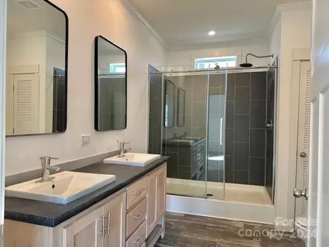Bath - 216 Settlemyre Rd, Morganton, NC 28655 photo 4 of 4