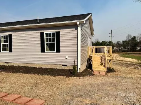 Exterior - 216 Settlemyre Rd, Morganton, NC 28655 photo 1 of 1