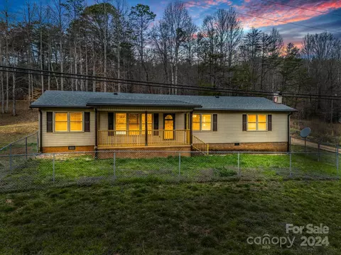 8544 Sugar Hill Rd, Marion, NC 28752