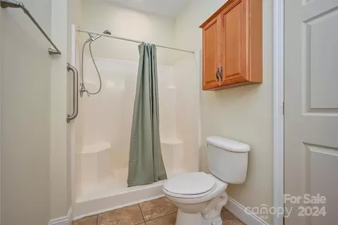 Bath - 1975 Whiteside Rd, Mill Spring, NC 28756 photo 2 of 3