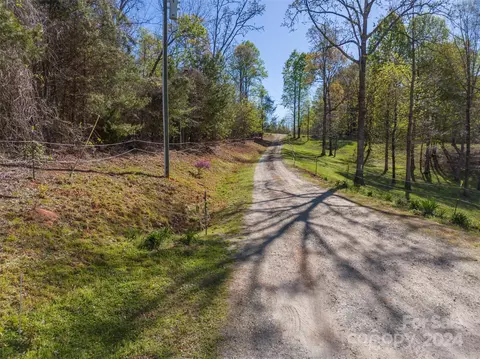 View/Area - 1975 Whiteside Rd, Mill Spring, NC 28756 photo 4 of 8