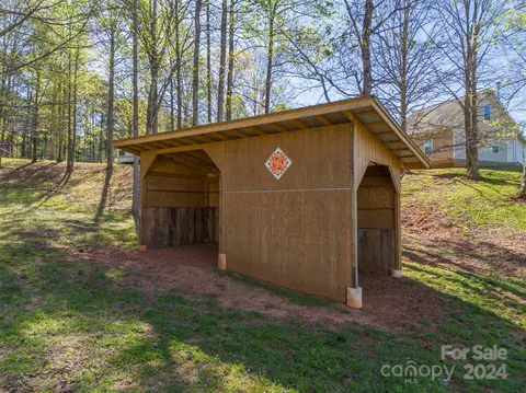 Exterior - 1975 Whiteside Rd, Mill Spring, NC 28756 photo 6 of 9