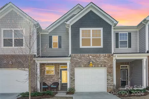 707 Still Oak Trl, Tega Cay, SC 29708