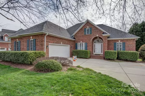 5527 Weavers Row, Gastonia, NC 28056