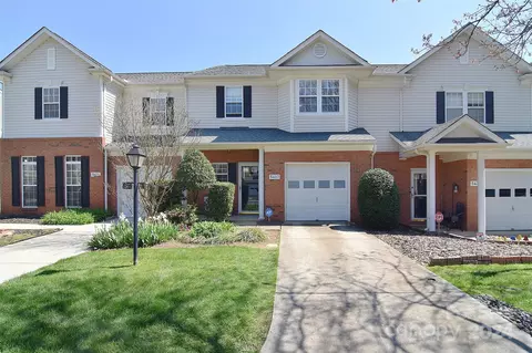 5427 Johnston Mill Ct, Charlotte, NC 28269