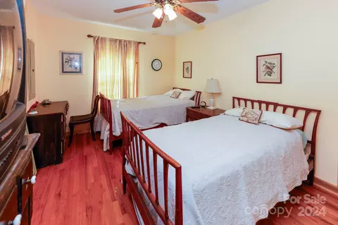 Bedroom - 43 Goldfinch Ln, Mill Spring, NC 28756 photo 3 of 10