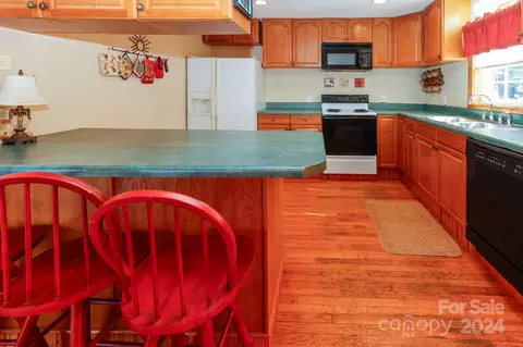 Kitchen - 43 Goldfinch Ln, Mill Spring, NC 28756 photo 2 of 4