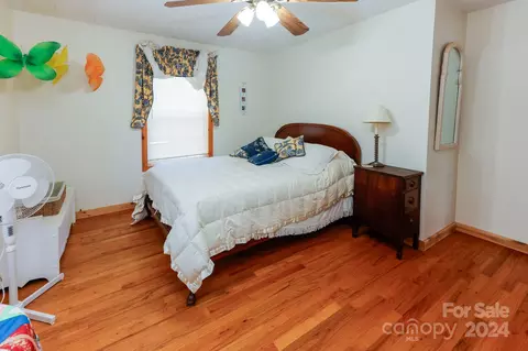 Bedroom - 43 Goldfinch Ln, Mill Spring, NC 28756 photo 1 of 10