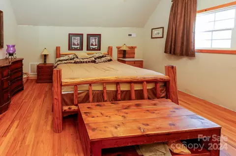 Bedroom - 43 Goldfinch Ln, Mill Spring, NC 28756 photo 8 of 10