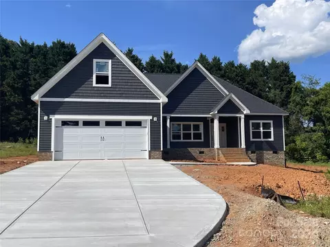 2972 Quail Dr, Newton, NC 28658