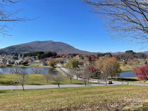 27 Olde Charter Cir, Jefferson, NC 28640