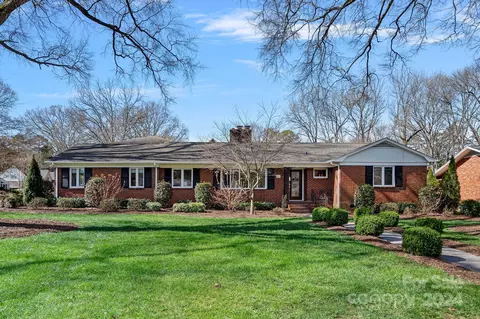 446 Nottingham Dr, Charlotte, NC 28211