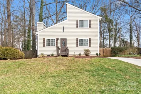 4723 Mcalpine Ln, Charlotte, NC 28212