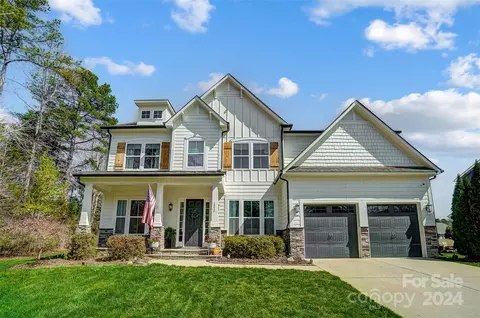 1230 Clover Ln, Matthews, NC 28104