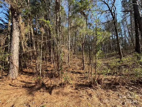 6159 Venice Ct, Hickory, NC 28601 photo 2