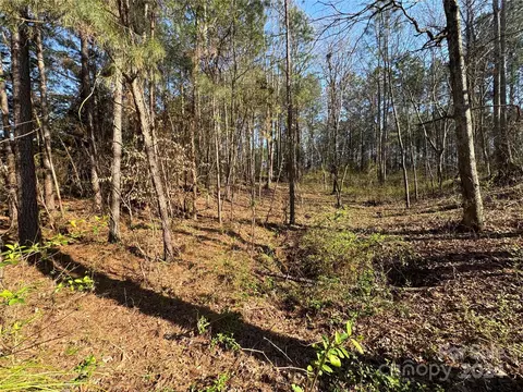 6159 Venice Ct, Hickory, NC 28601