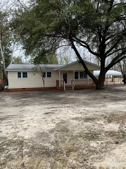 2229 Grants Mill W Rd W, Wallace, SC 29596