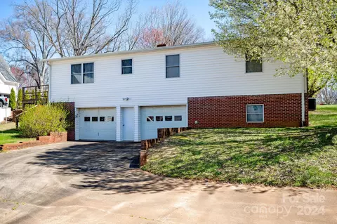 Exterior - 318 Walnut St, Davidson, NC 28036 photo 8 of 8