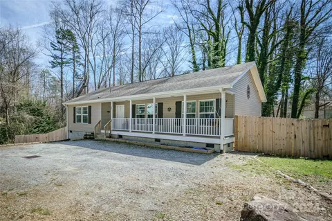 32 Beechwood Lakes 4 Dr #4, Hendersonville, NC 28792