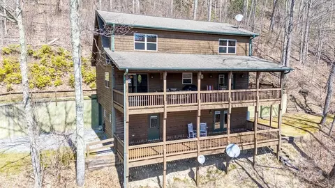 601 Parkway Dr, Maggie Valley, NC 28751