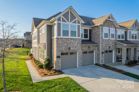 5654 Garrow Glen Rd, Charlotte, NC 28278