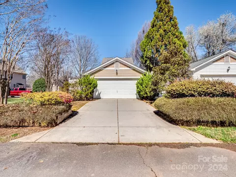 Exterior - 10014 Switchyard Dr, Cornelius, NC 28031 photo 6 of 6