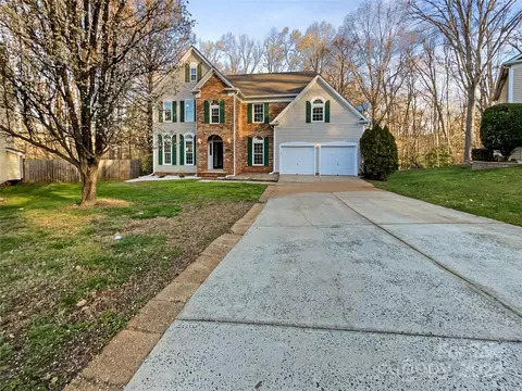 14802 Ashlight Dr, Charlotte, NC 28278