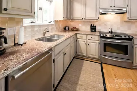 3906 Fox Run, Denver, NC 28037 photo 4