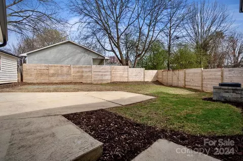 Exterior - 21431 Verano Pl, Cornelius, NC 28031 photo 7 of 13